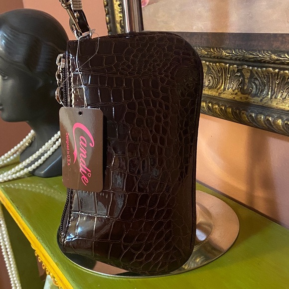 Candie NWT Dark Brown Faux Crocodile Embossed Wristlet Clutch Wallet 7.5x4.25 - Picture 3 of 7